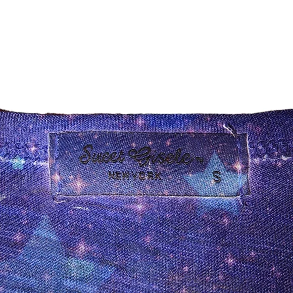 Sweet Gisele Leopard Print V-neck Fitted Tee - Picture 7 of 11